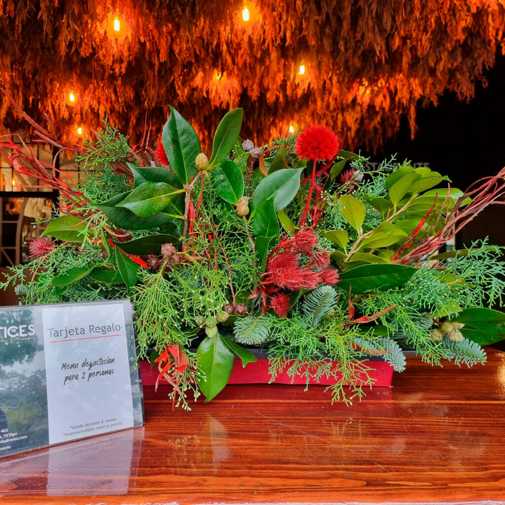 centro de mesa de flores para decoración del restaurante matices